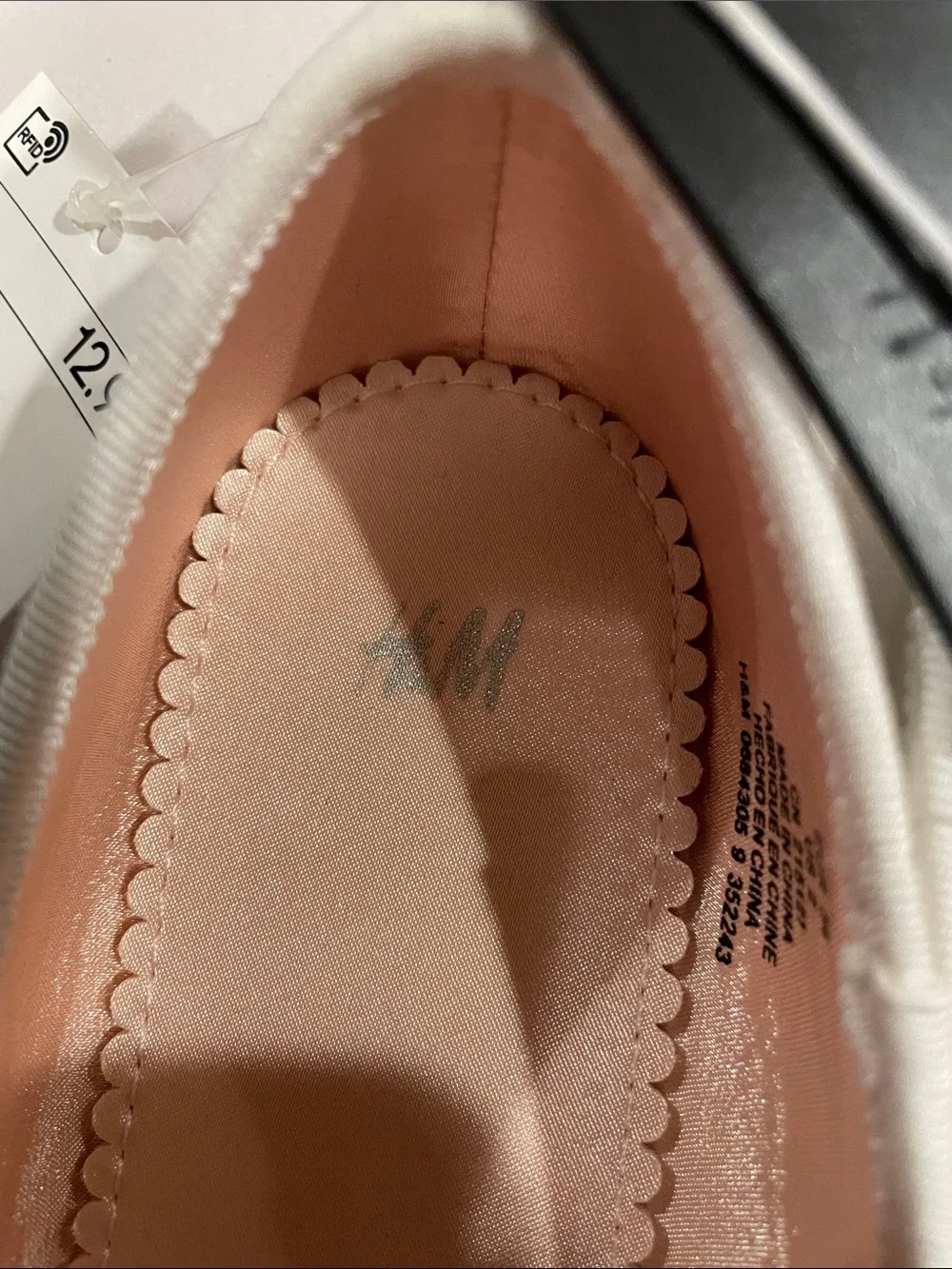 NWT H&M White Girls Ballet Flats with Pink Insole and Bow